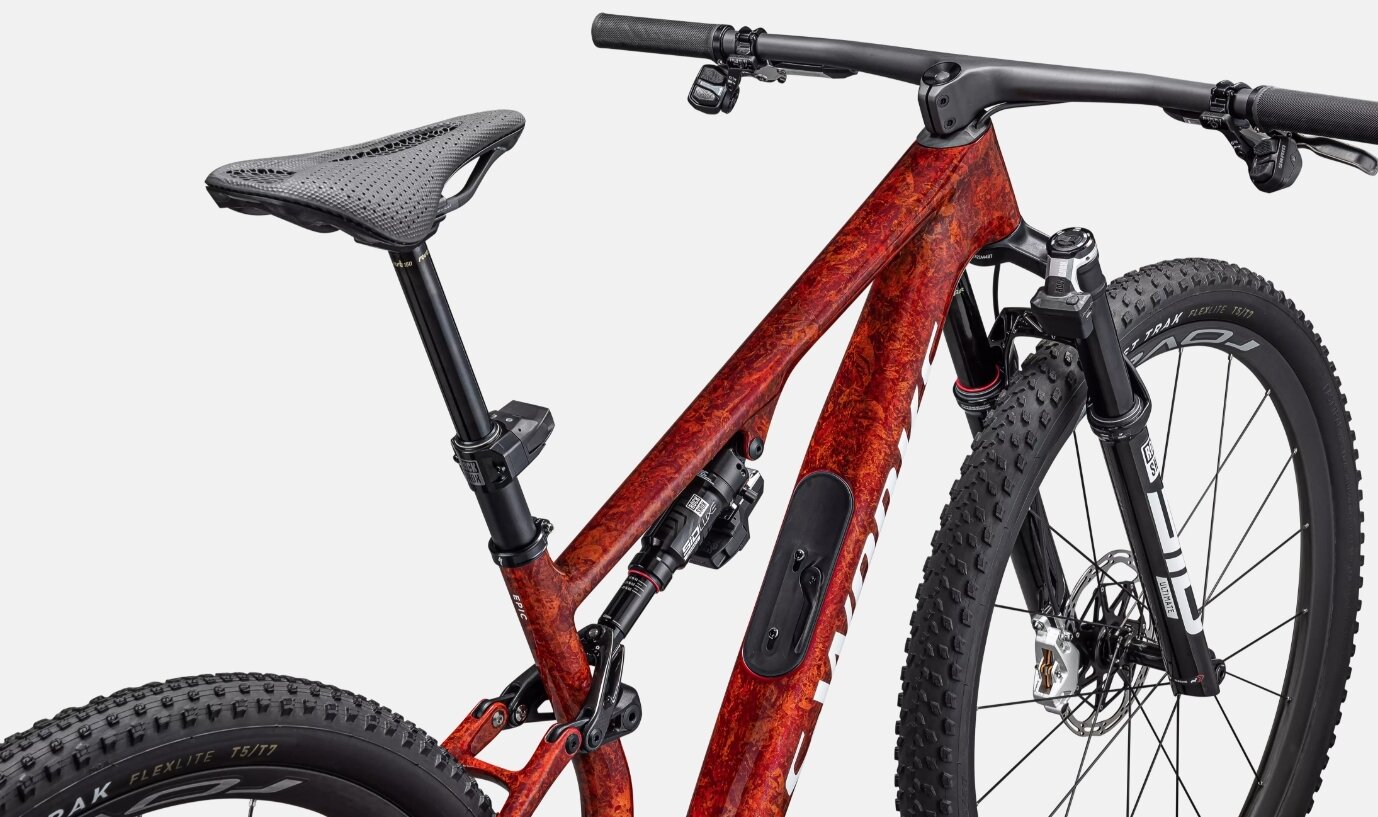 Specialized Cykel, Epic 8 S-Works, Gloss Fiery Red Dry Impasto / Metallic White Silver