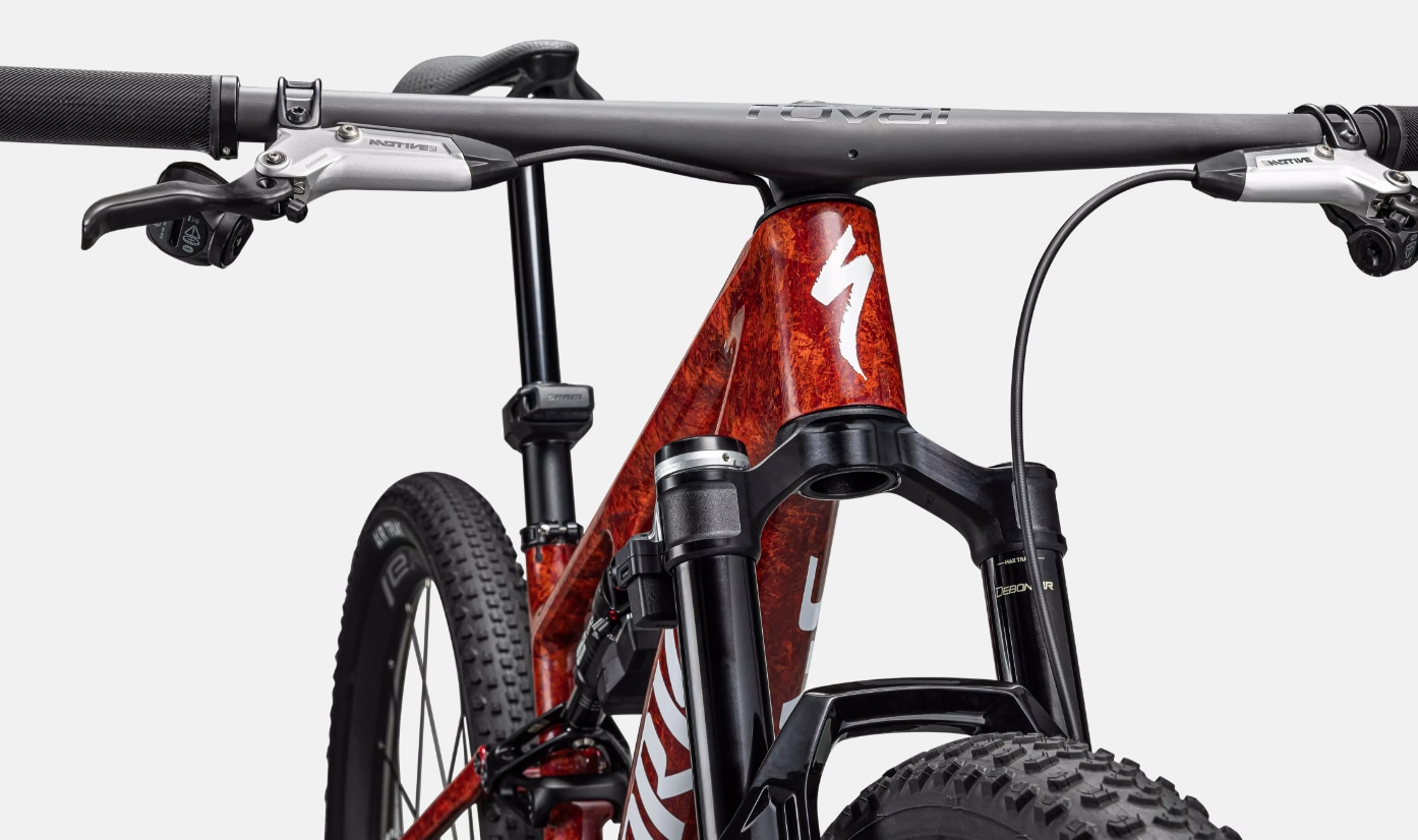 Specialized Cykel, Epic 8 S-Works, Gloss Fiery Red Dry Impasto / Metallic White Silver