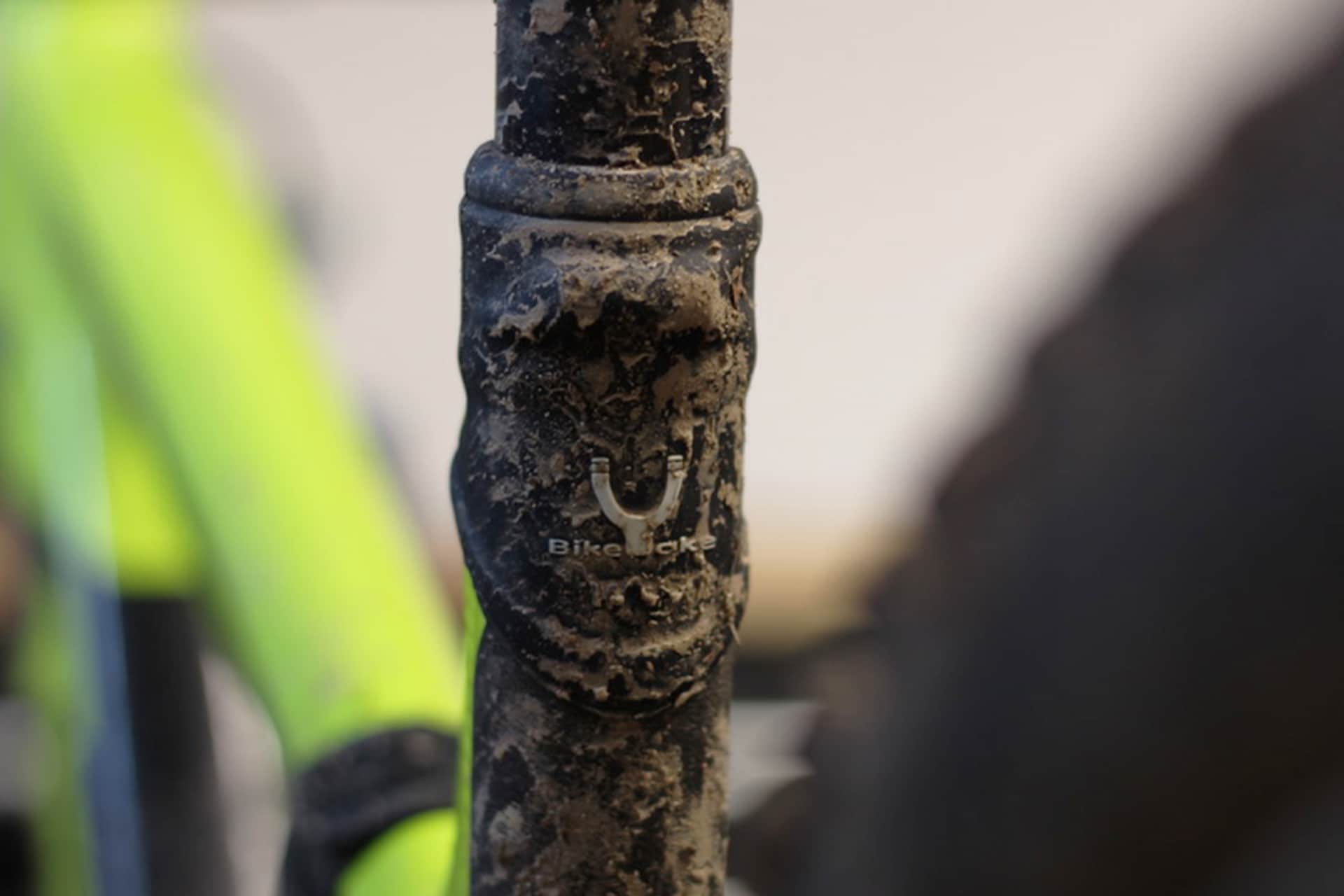 Bike Yoke Skydd, WILLY Dropperskydd, Svart